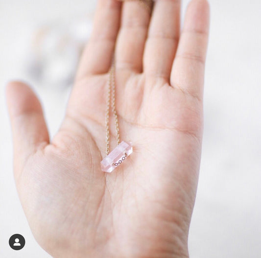 10K FINE MINI EAST WEST PRISM ROSE QUARTZ NECKLACE