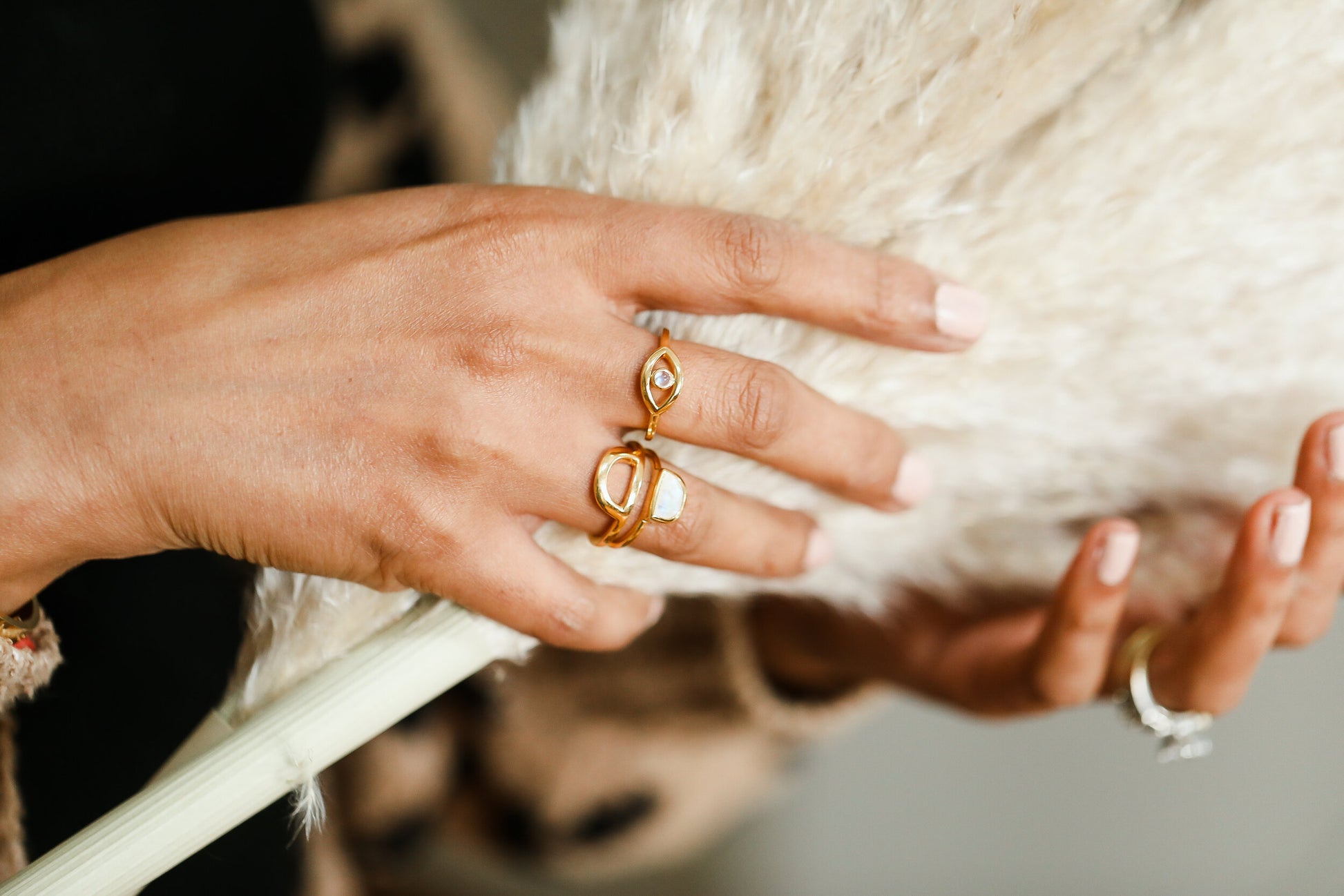 NAZAR MOONSTONE RING